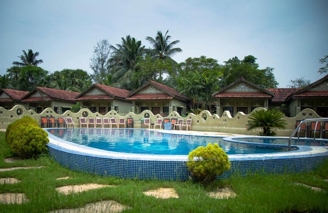 Breathing Earth - Rooms and Pool