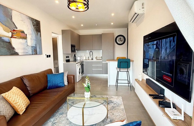 Breathtaking City Views from a Stylish 1-Bed @Nova