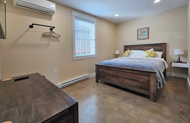 Breckenridge Suites #2 - One-Bedroom Suite Perfect for Business or Leisure