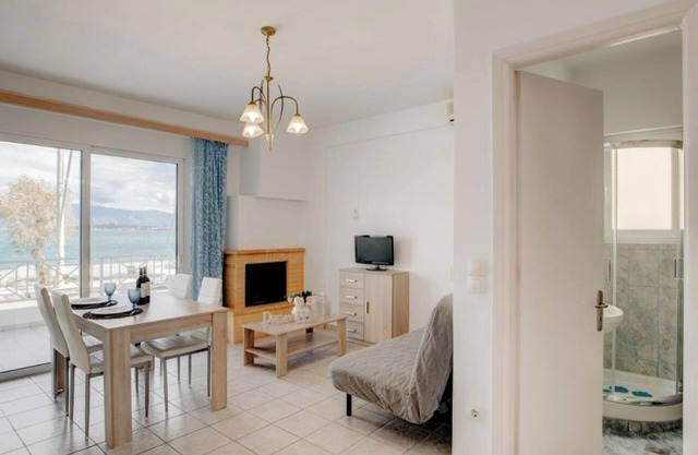 Breeze Seaside Apartment