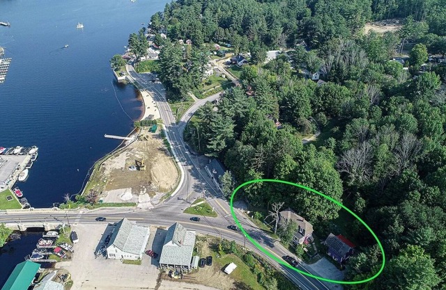 Breezy Accommodations at Alton Bay. Walk to Town Beach and New Boat Ramp