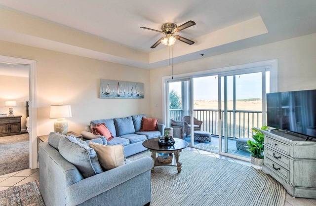Breezy Darien Condo w/Tranquil Marsh Views!