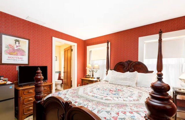 Briarstone Inn | Historic 7-Room Inn w/Private Baths | Walk to Downtown Galena