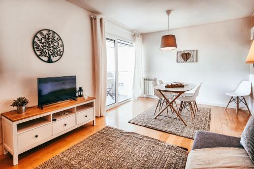 Bridge View with Balcony By Gt House