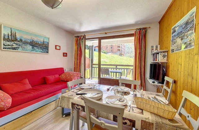 Bright Apartment · Near Ski Lifts · Balcony with Mountain Views