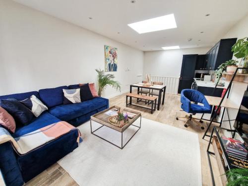 Bright 1-Bed Flat Near Fulham Broadway Station with Free WiFi and Netflix