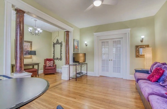 Bright 1BD Sanctuary in Charles Village: Just Minutes from JHU!n