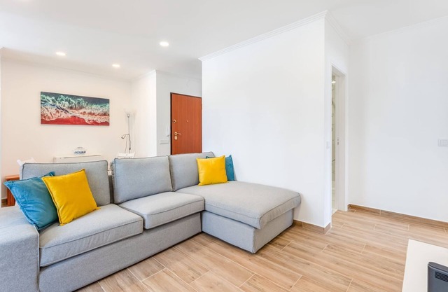 Bright 2BDR Flat in Armação de Pêra by LovelyStay