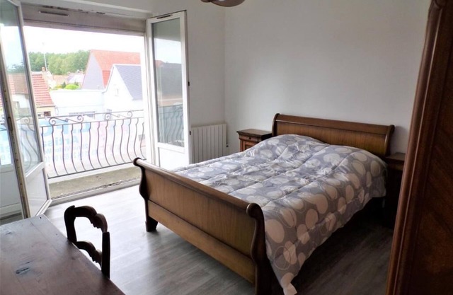 Bright 60m² apartment, balcony, shared green spaces, parking