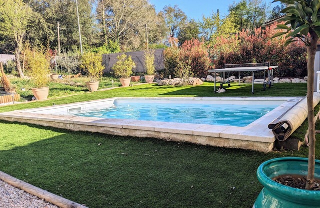 Bright air-conditioned villa with pool