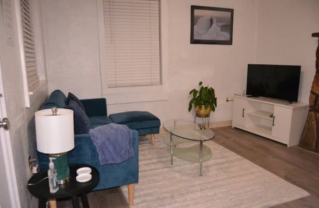 Bright and Cozy Lighthouse Cottage in Greenville