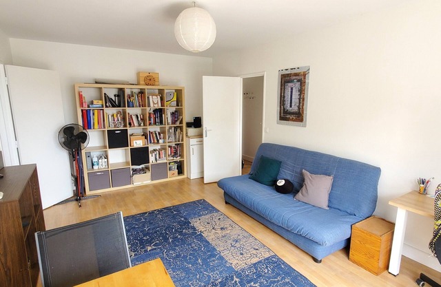 Bright and quiet cocoon a stone's throw from Villette and the canal