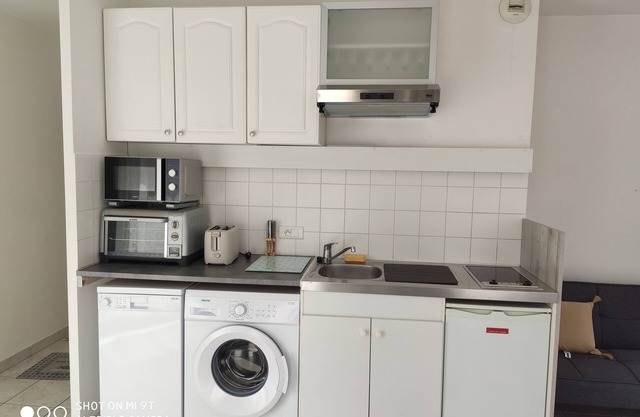 Bright apartment - ideally located - *free parking* - *balcony* - *free parking*.