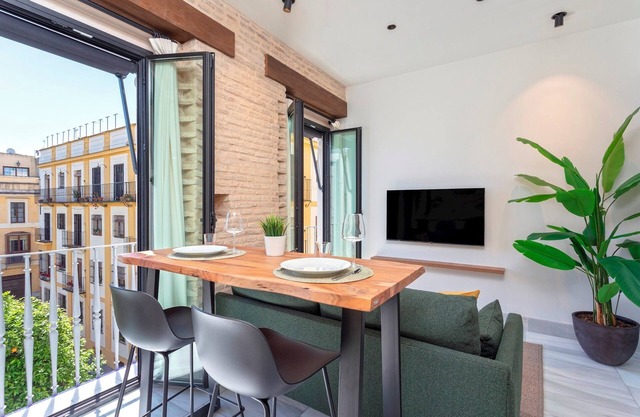 Bright apartment in Seville. San Vicente IV