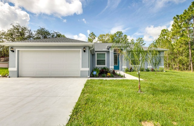 Bright Brooksville Vacation Rental w/ Yard & Patio