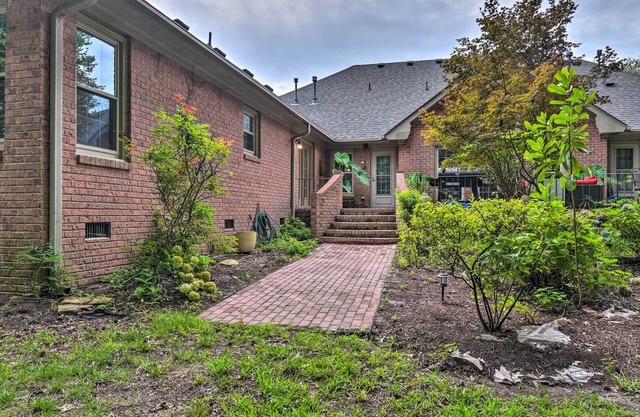 Bright Chesapeake Home Near Shopping & Dining