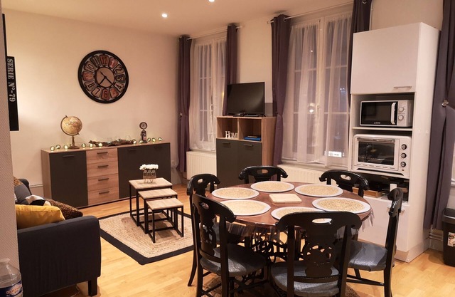 Bright, comfortable family duplex