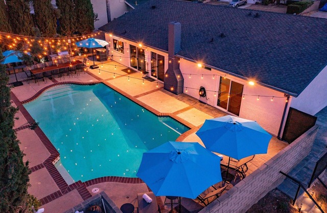 Bright, Fun & Peaceful House w/Heated Pool 🏖