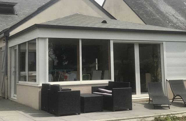 Bright house with jacuzzi near Nantes