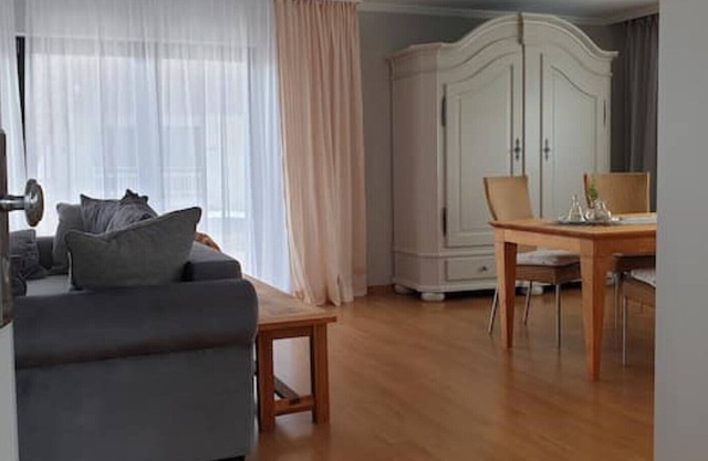 Bright new apartment with dream view modern, comfortable with train connection