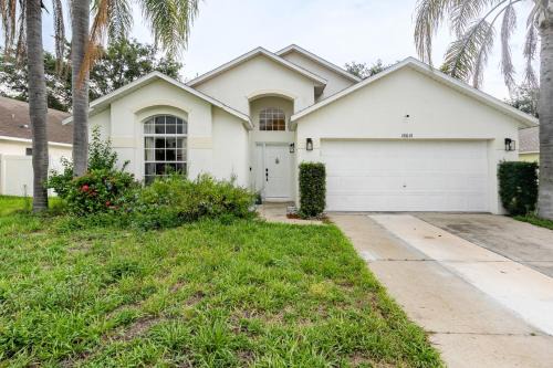 Bright Queen BR Pool Retreat Near Disney