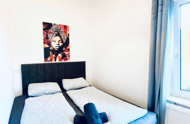 Bright Room in Shared Apartment, Sleeps 2
