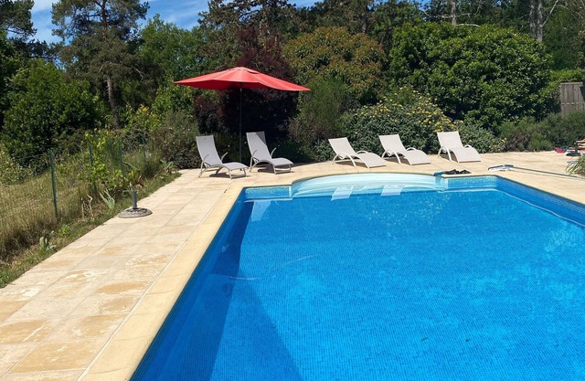 Bright spacious gite with pool near Cahors