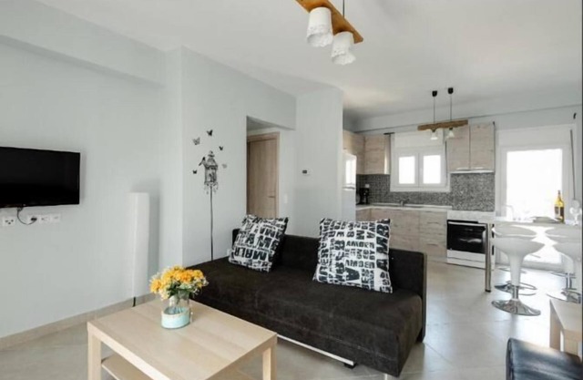 Bright Spacious Two-Bedroom Apartment