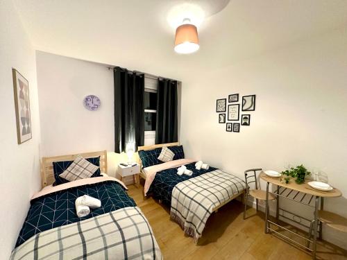 Bright Studio Flat in City Centre