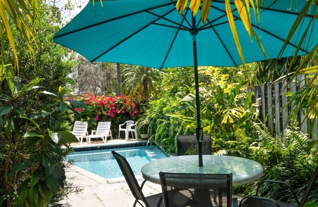 Bright Stylish Apt in Las Olas Blvd Victoria Park