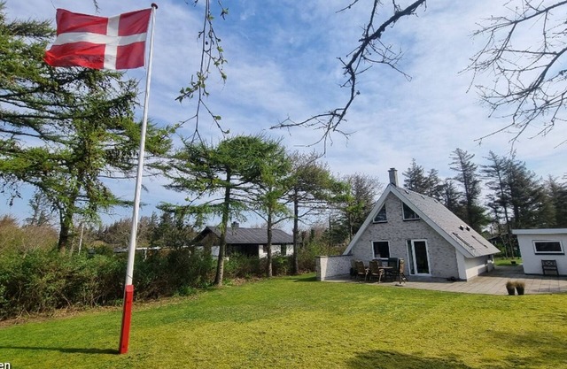 Bright, very well-kept stone house, open kitchen and large shower room