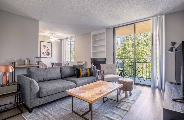 Bright Westwood 1BR w/Gym, walk to Westwood Village, by Blueground