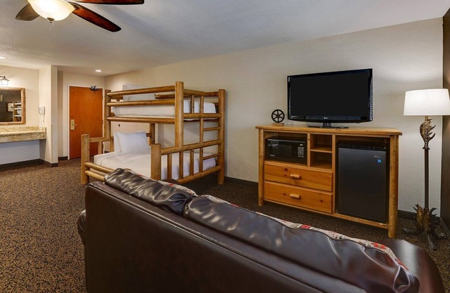 Bringing the Crew? Expanded King Bunk Bed in Stoney Creek Peoria | 2 Units