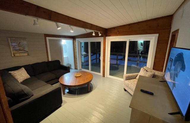 Brookside Hideaway, Brook Road Inn
