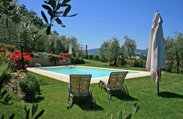 BRUNELLO - Cozy cottage located in a peaceful & panoramic position in Tuscany