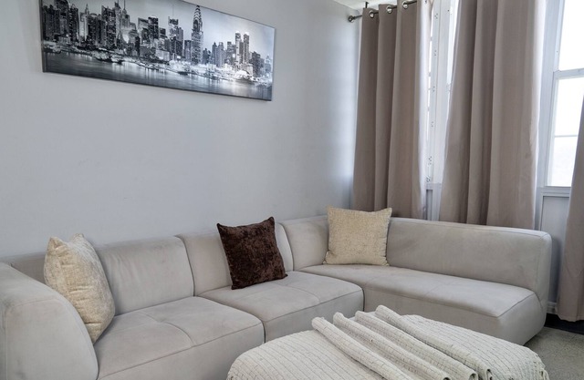 Bruno, Travel Stay Nearby SJ Airport