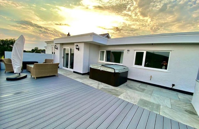 Bryn Mair cottage overlooking Snowdon