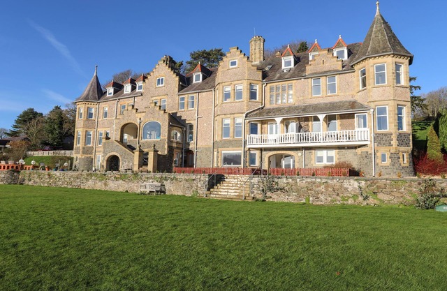 Bryn Mel Manor Straits View