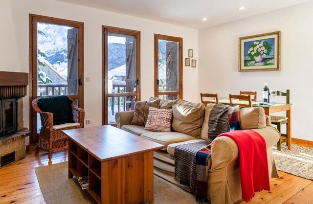 Bubal - con piscina y vistas a los Pirineos