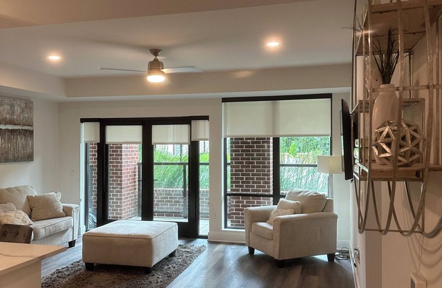 Buckhead Escape 1BR + Den + Balcony & Pool View