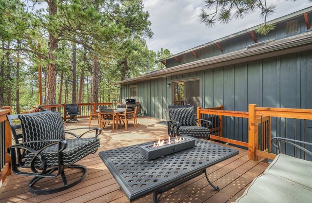 Buckskin Hideaway, Hiking & Biking Trails BBQ