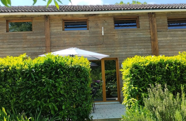 Buddleia, cosy gite, private terrace, shared swimming pool heated to 28°C