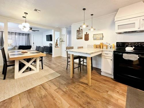 Budget-friendly 2br Near Plaza District #19a