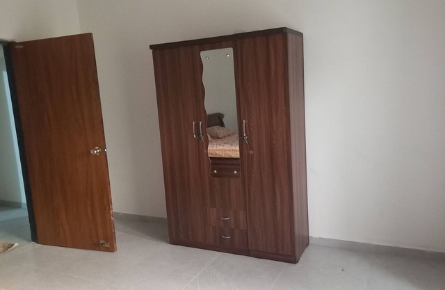 Budget friendly room in duplex bungalow for stay in Junagadh.