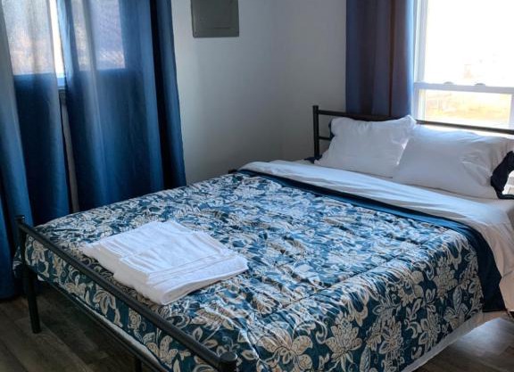 Budget Room in Pontiac House near Downtown Pontiac Affordable to Stay
