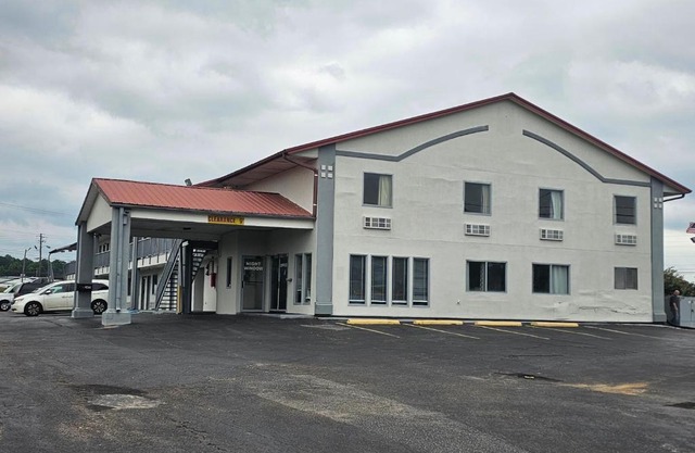 budgetel Inn & Suites