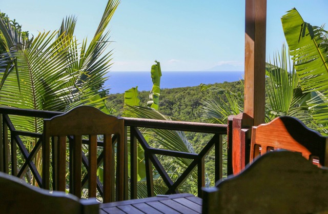 Bungalow 6 Pers. Vue mer et Montagne, Cuisine Équipée. Réservez Votre Paradis!