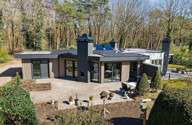 Bungalow in Drenthe near Forest & Lake