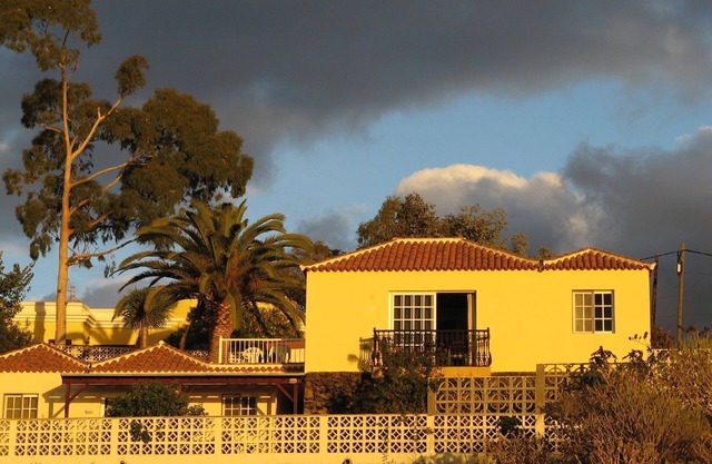 Bungalow mit 3 Schlafzimmer, 2 Bäder, Balkon und Terrasse. Meerblick