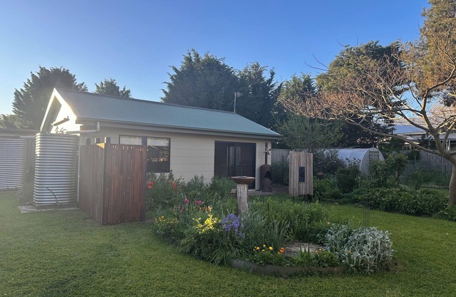 Bungendore Bungalow. The hidden gem in the middle of town.